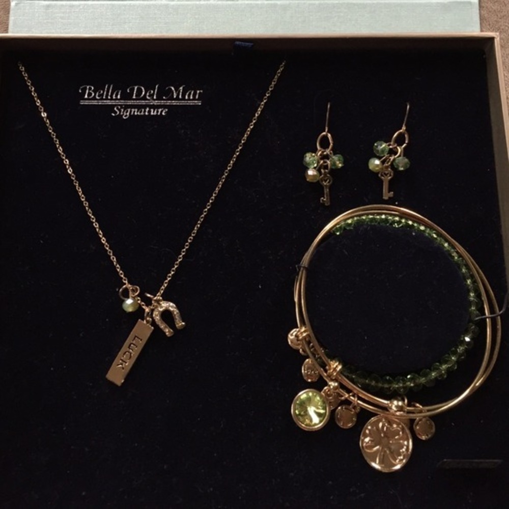 Jewelry gift set - bracelet, necklace, earrings